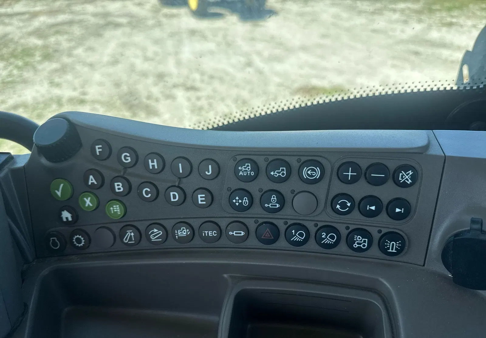 2014 John Deere 6190R