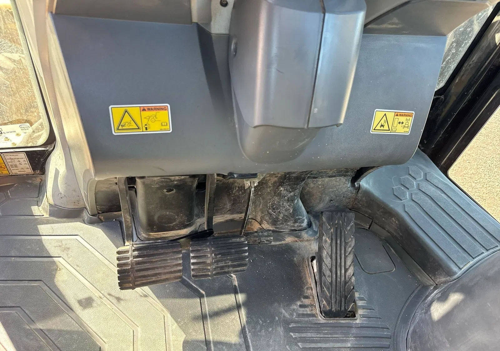 2016 Caterpillar 420F2