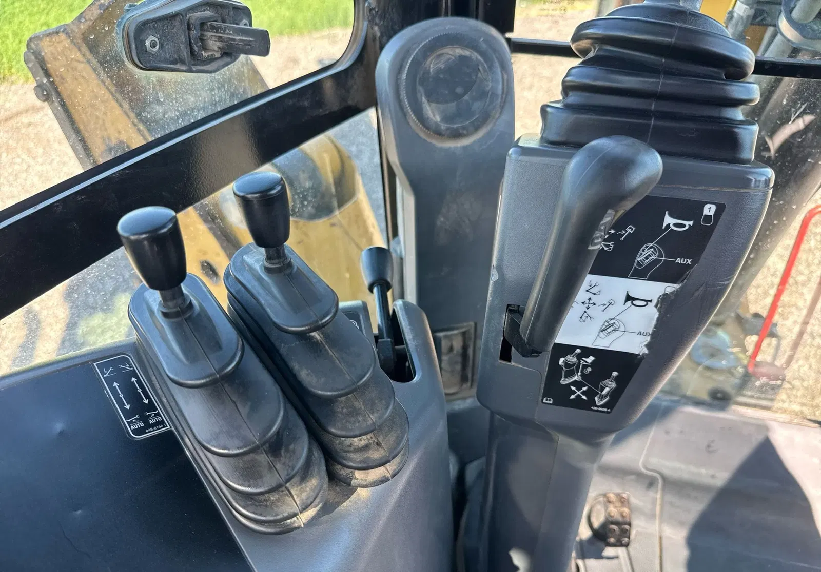 2016 Caterpillar 420F2