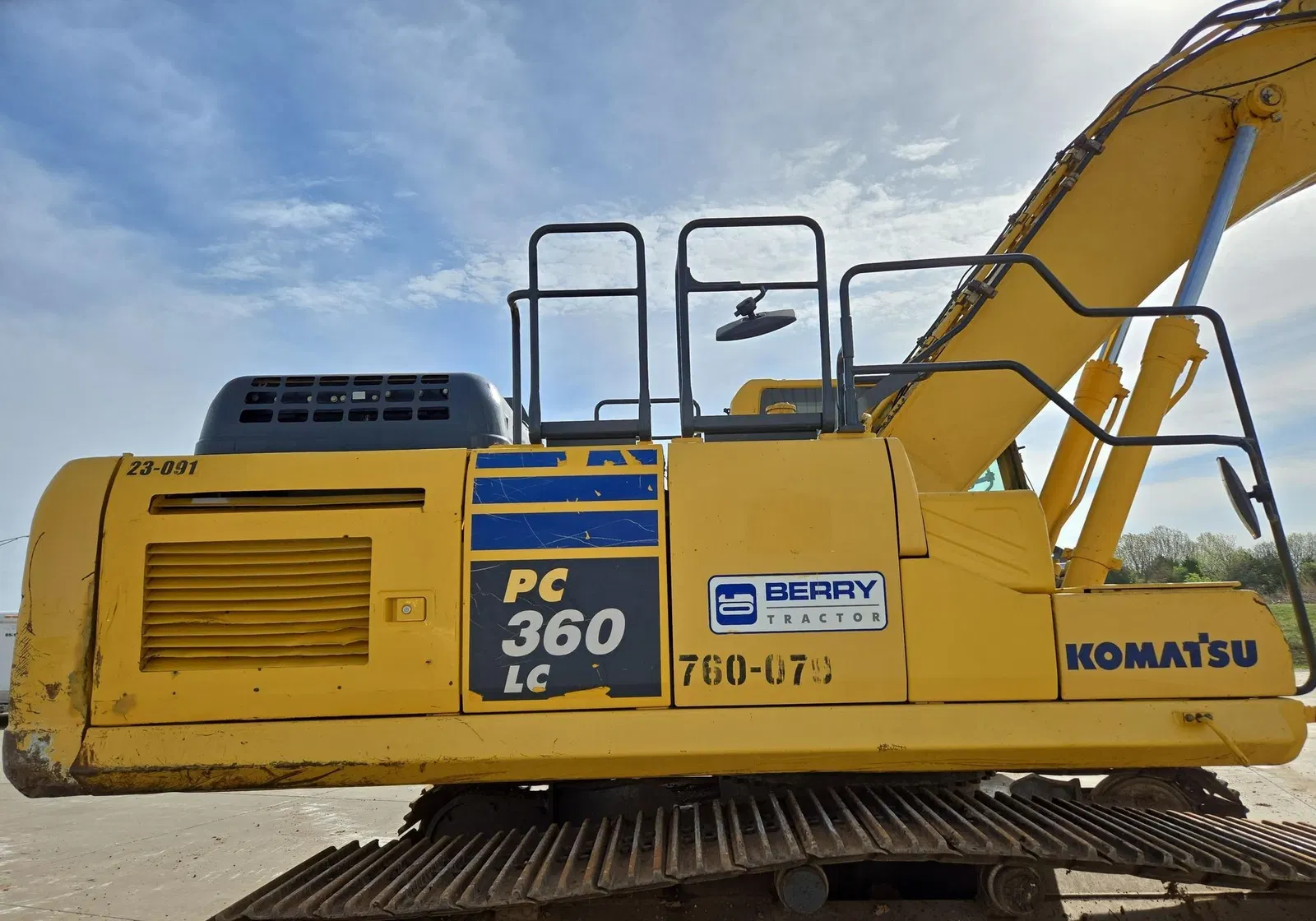 2017 Komatsu PC360LC-11