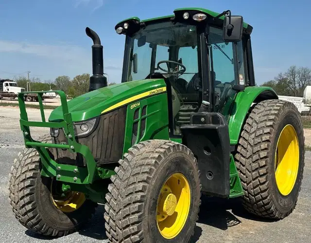 2021 John Deere 6110M
