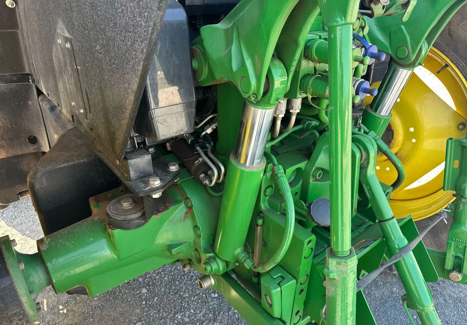 2021 John Deere 6110M