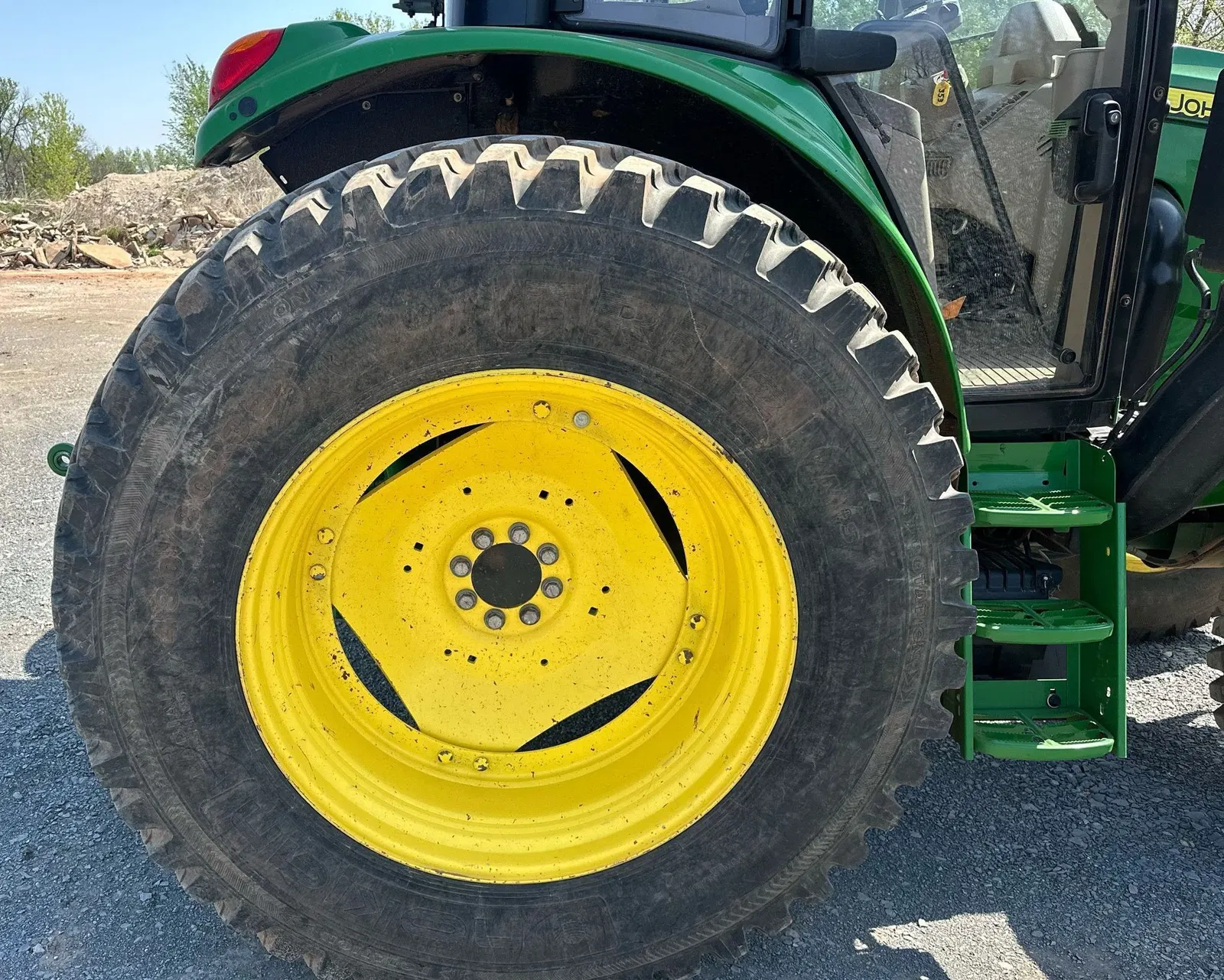 2021 John Deere 6110M