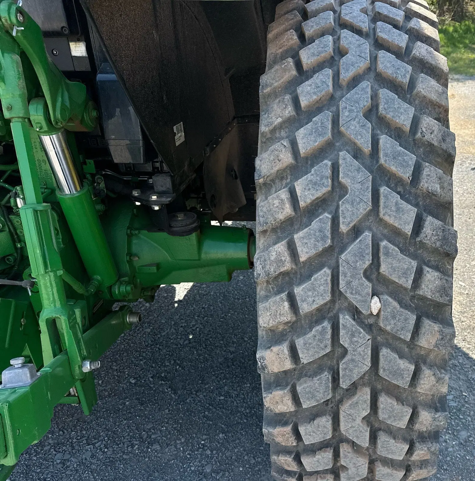 2021 John Deere 6110M