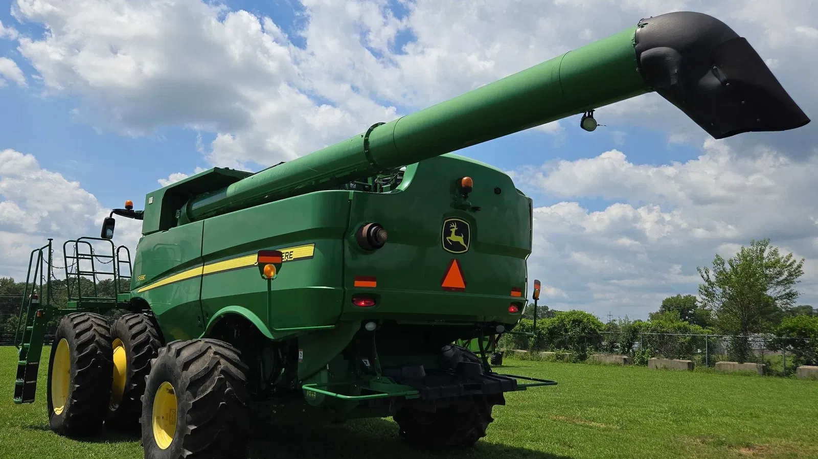 2014 John Deere S690