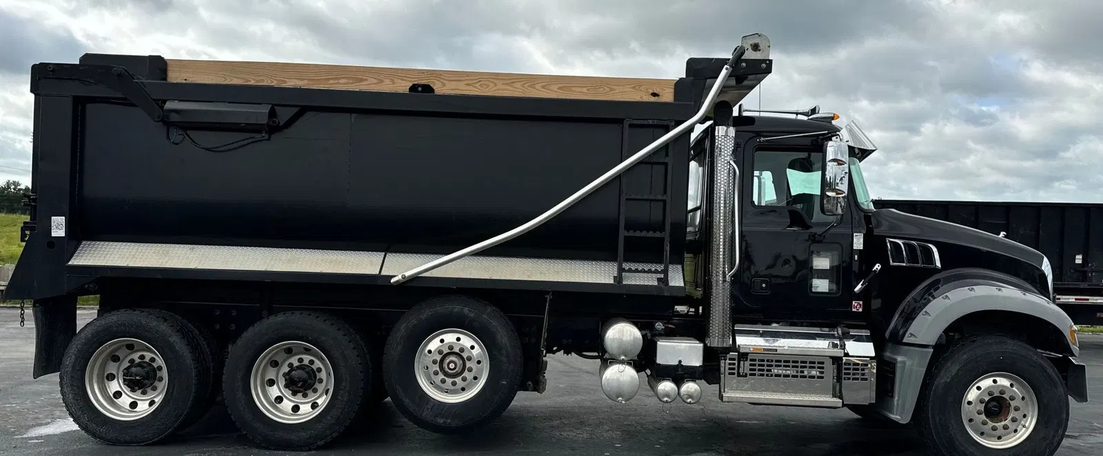 2019 Mack Granite