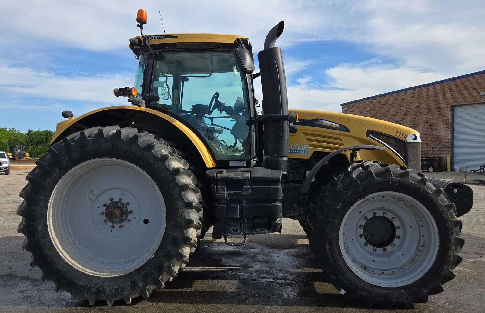 2015 Challenger MT675E