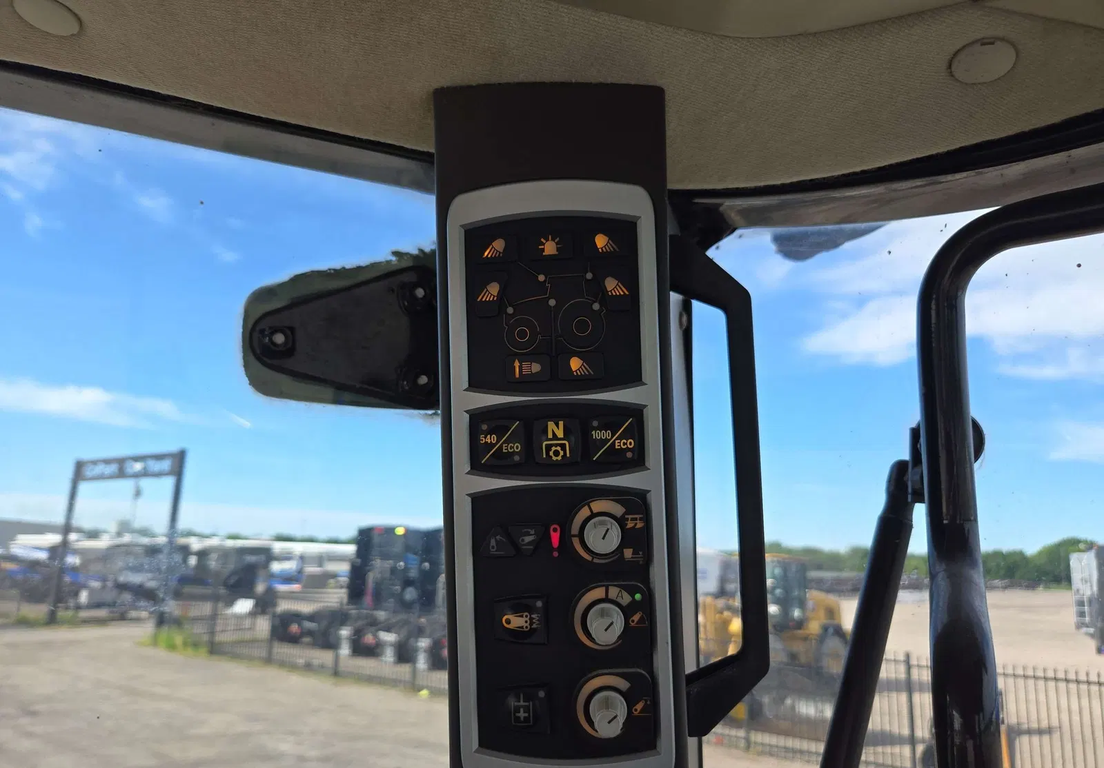 2015 Challenger MT675E