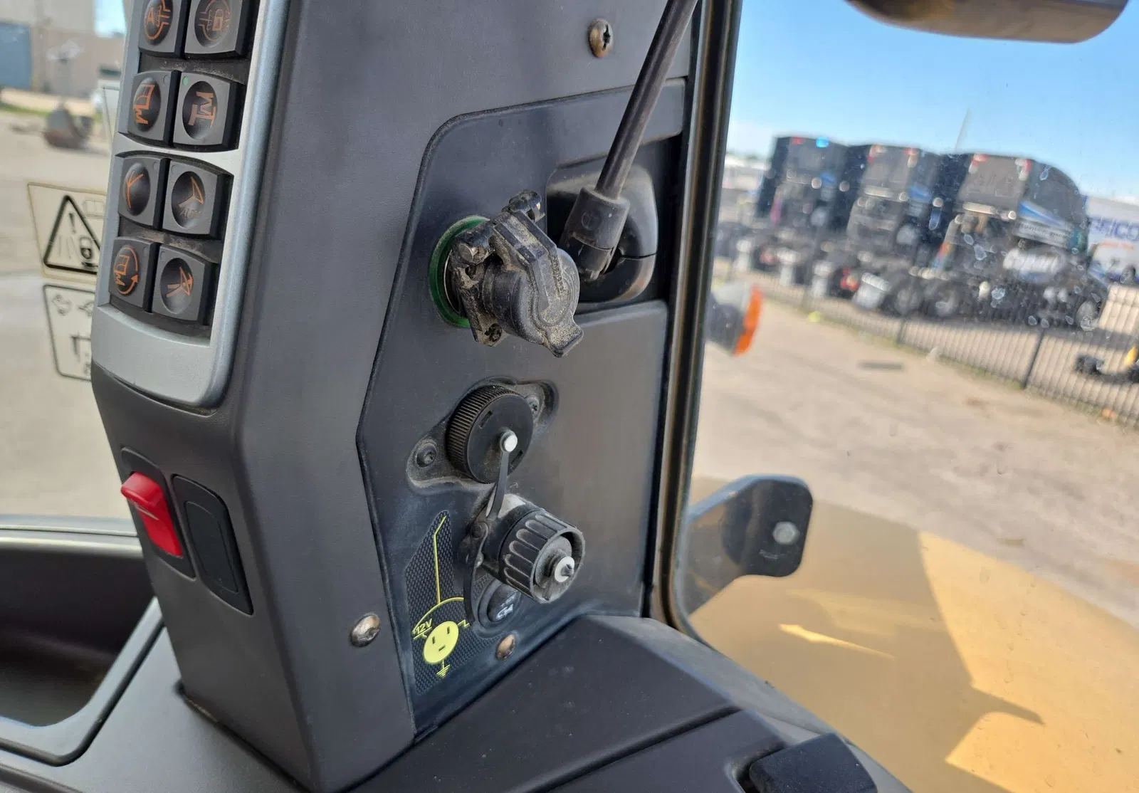 2015 Challenger MT675E