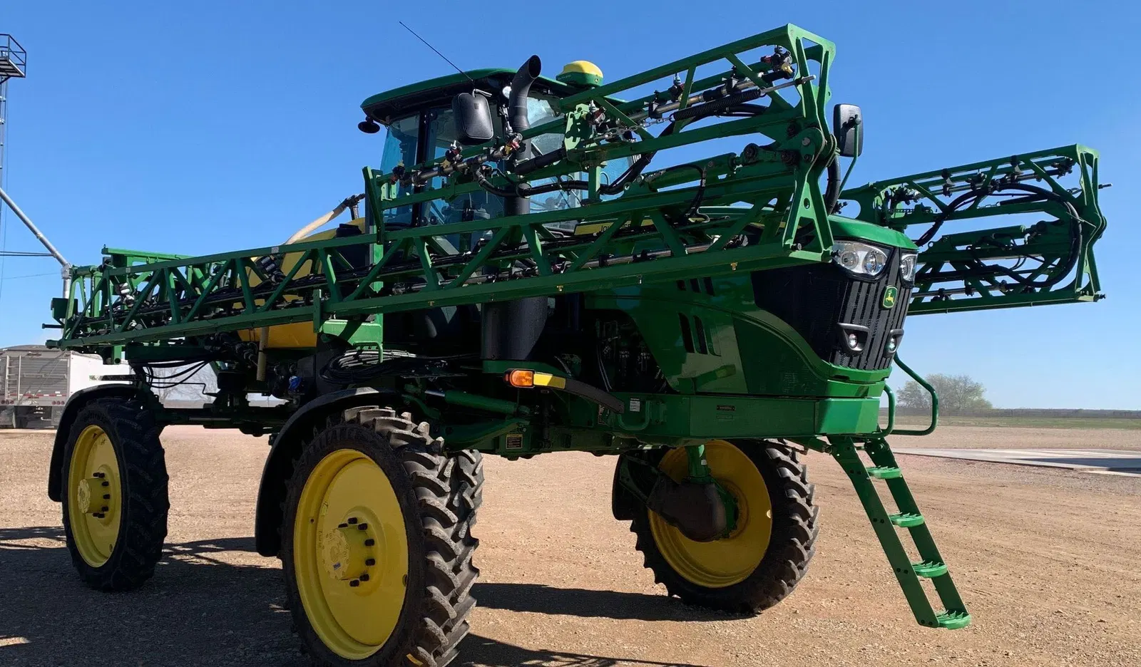 2022 John Deere R4023