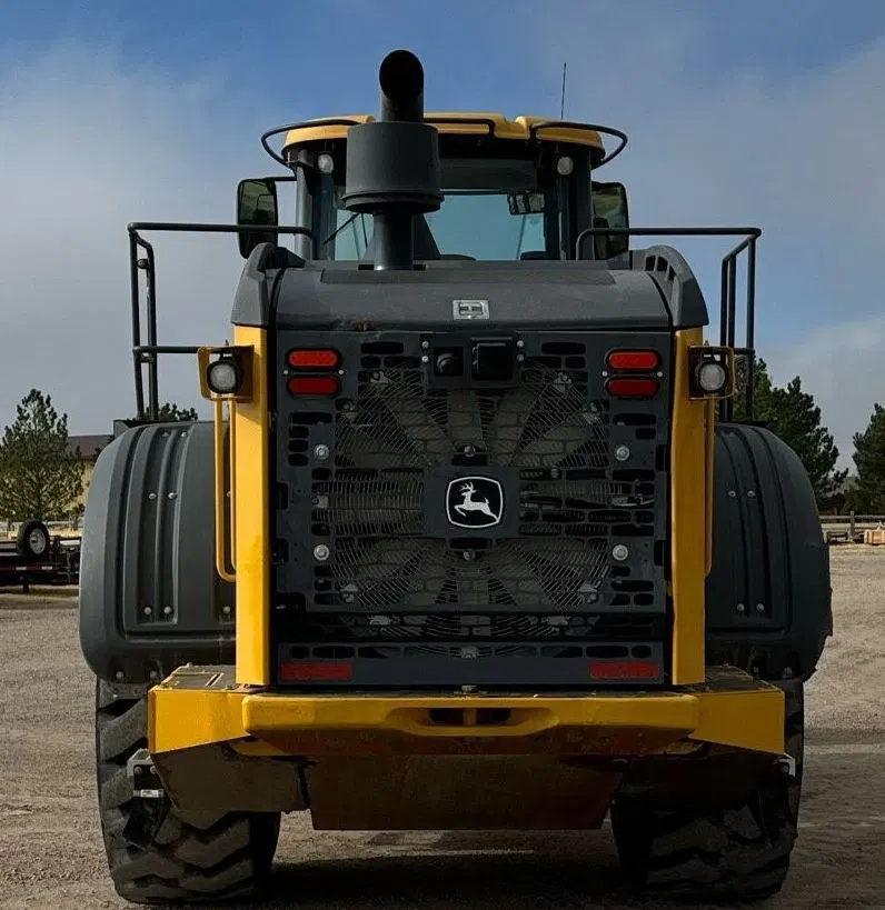 2016 John Deere 824K