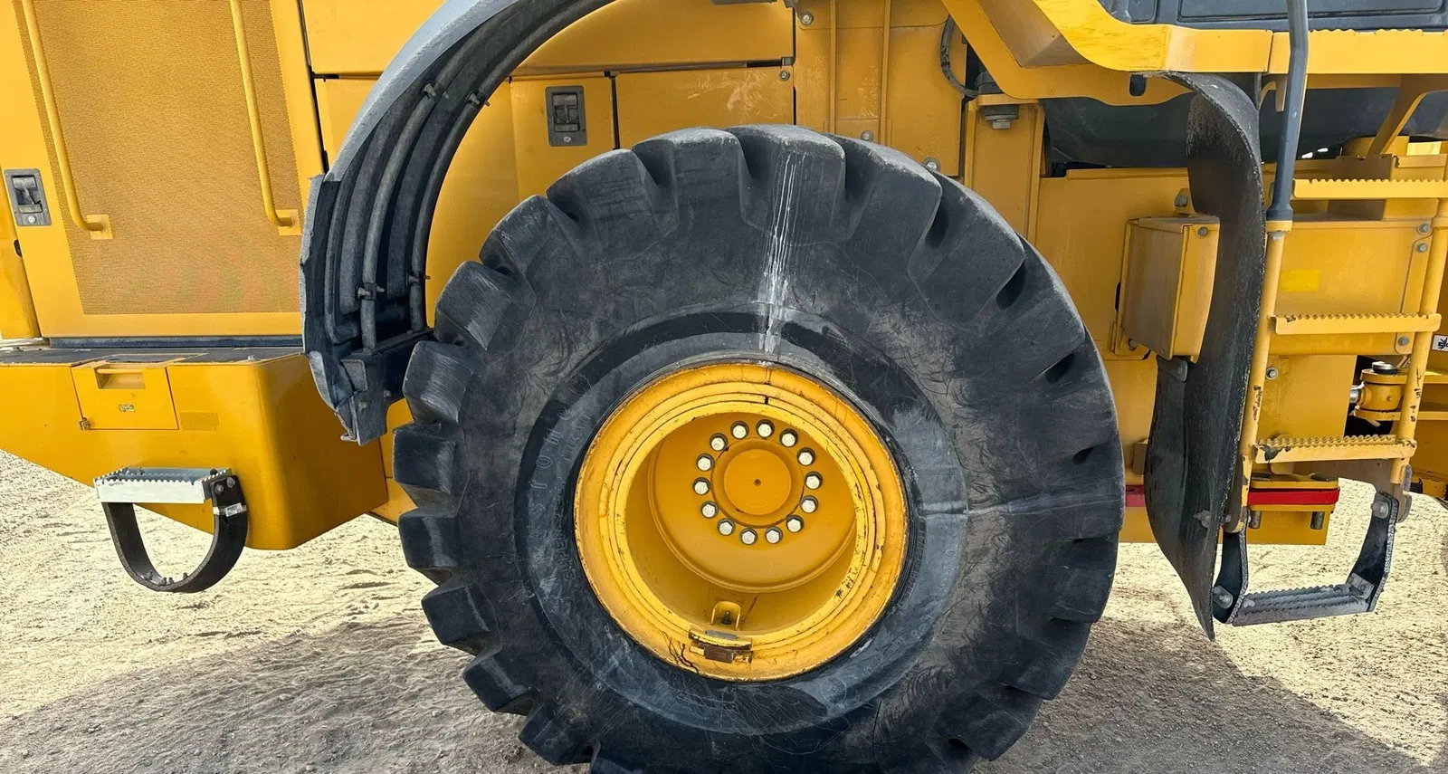 2016 John Deere 824K