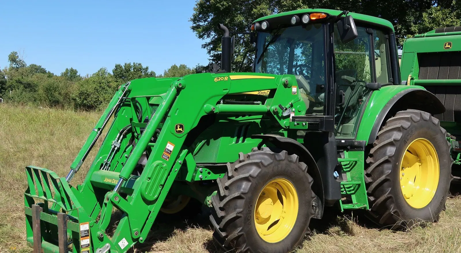 2019 John Deere 6110M