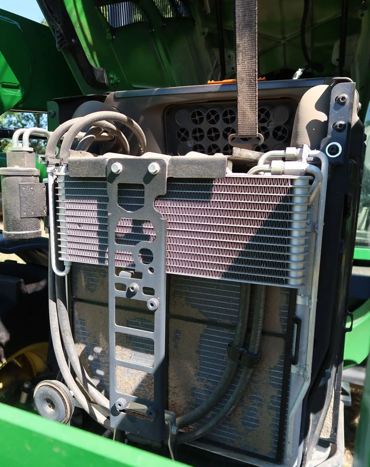 2019 John Deere 6110M
