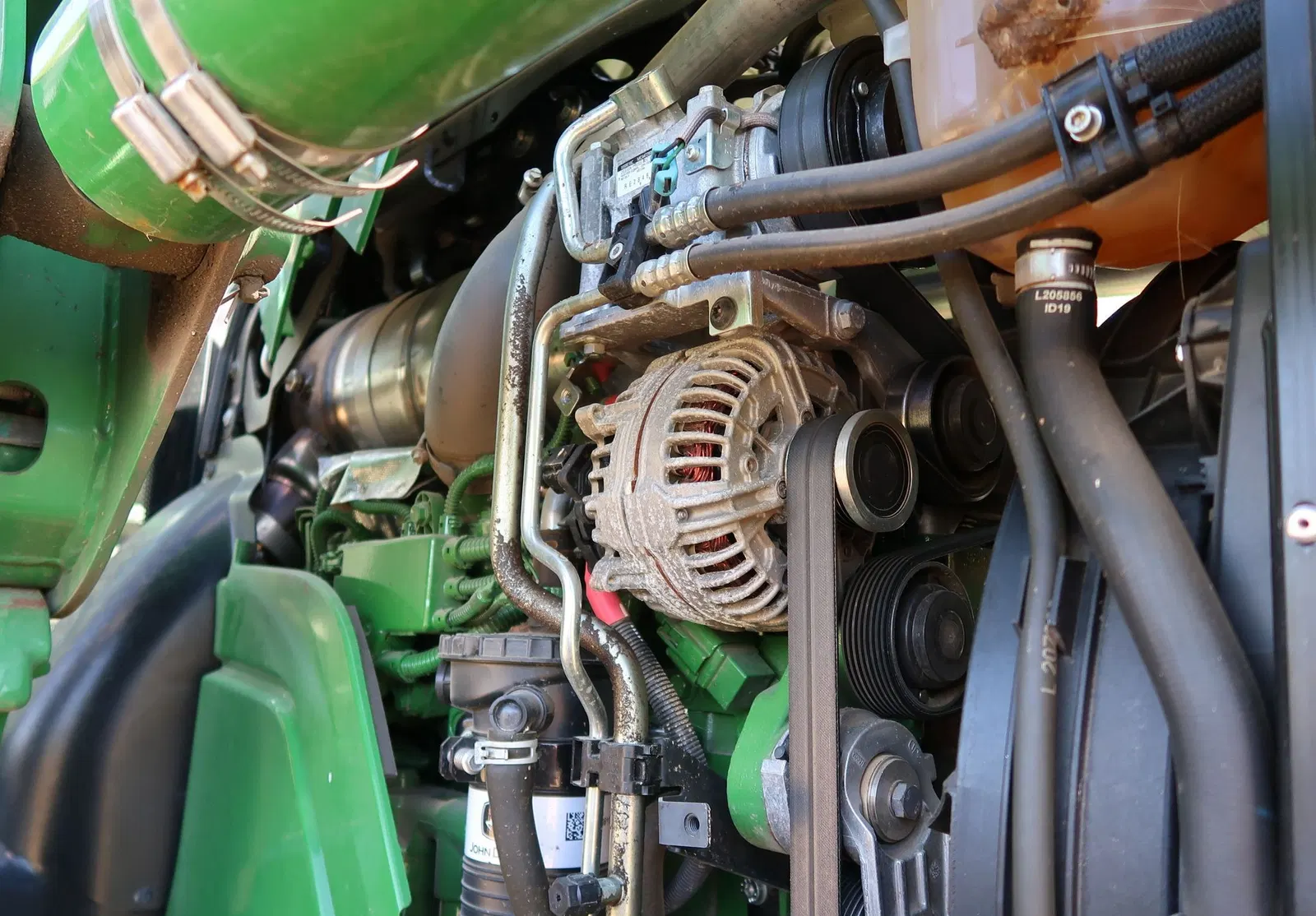 2019 John Deere 6110M
