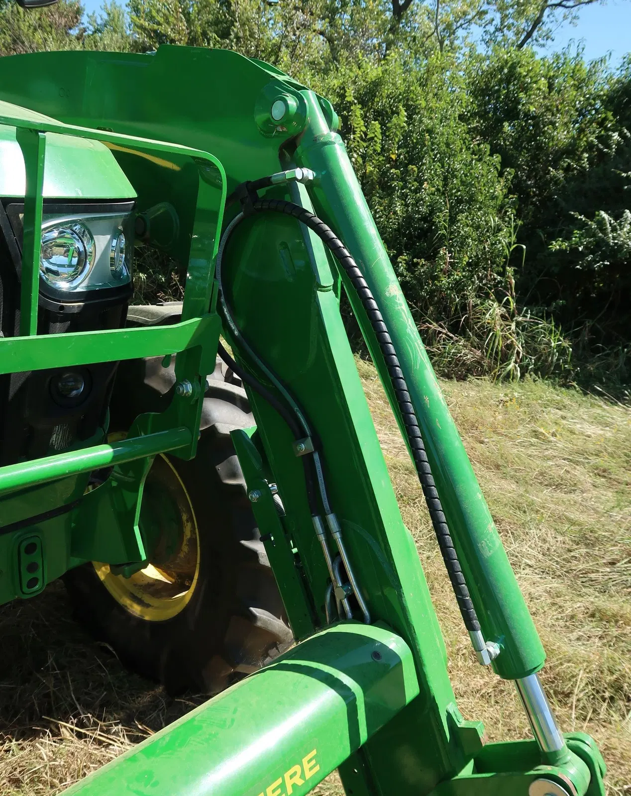 2019 John Deere 6110M