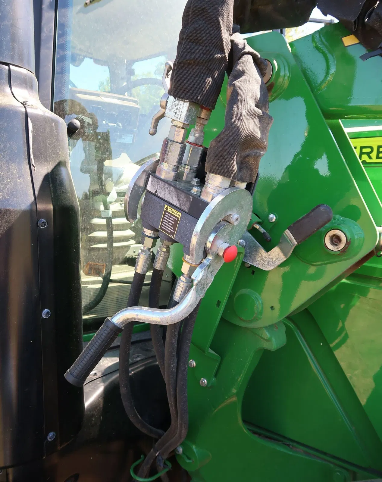 2019 John Deere 6110M