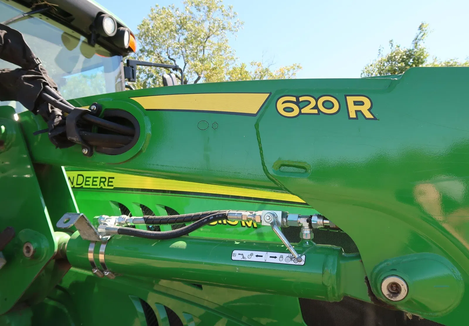 2019 John Deere 6110M