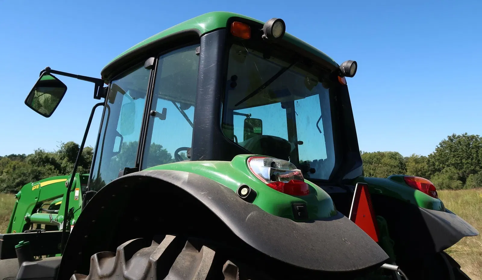 2019 John Deere 6110M