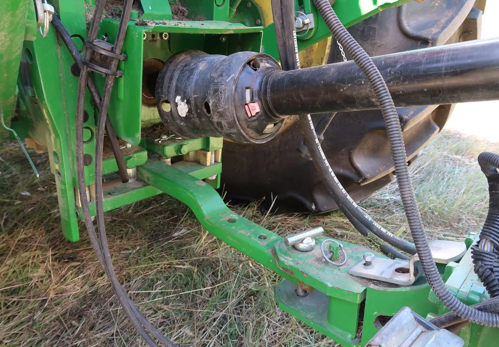 2019 John Deere 6110M