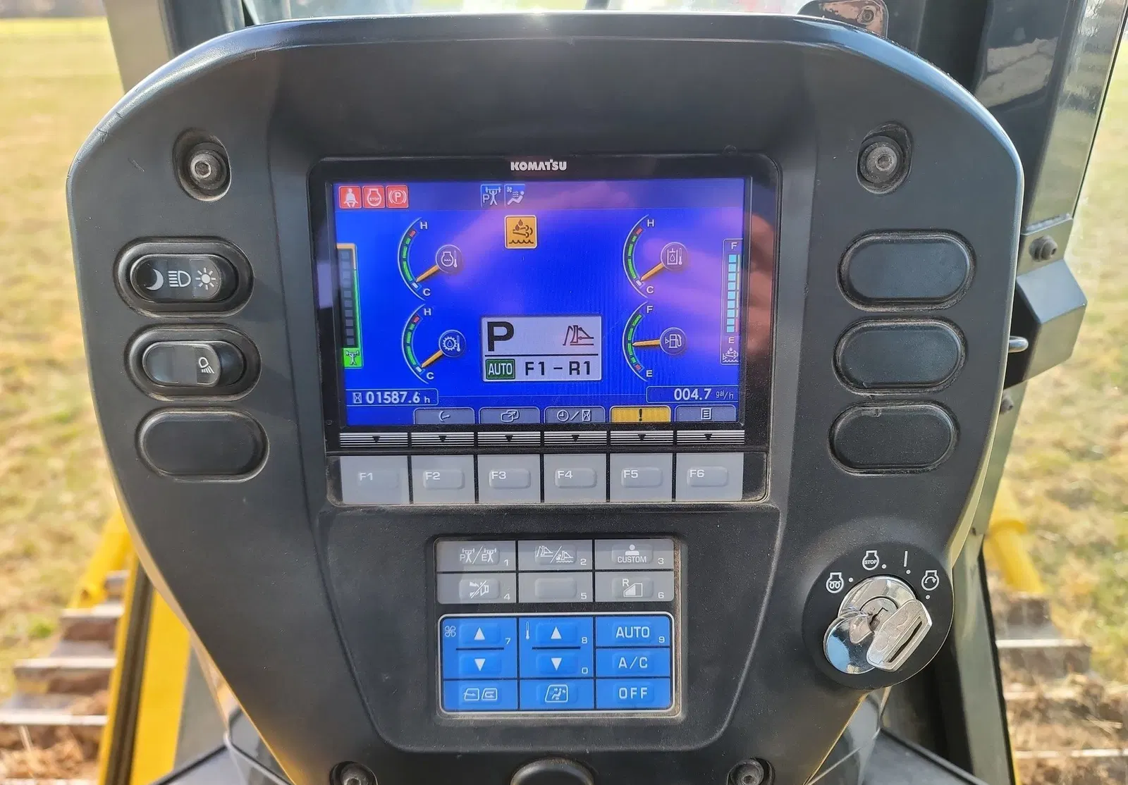 2016 Komatsu D65EX-18