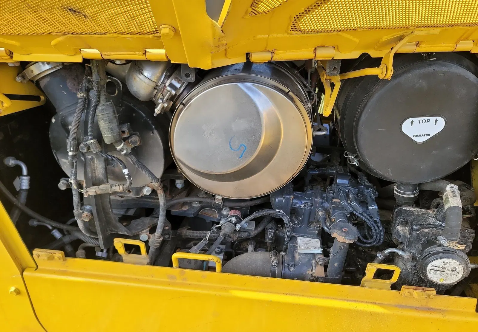 2016 Komatsu D65EX-18