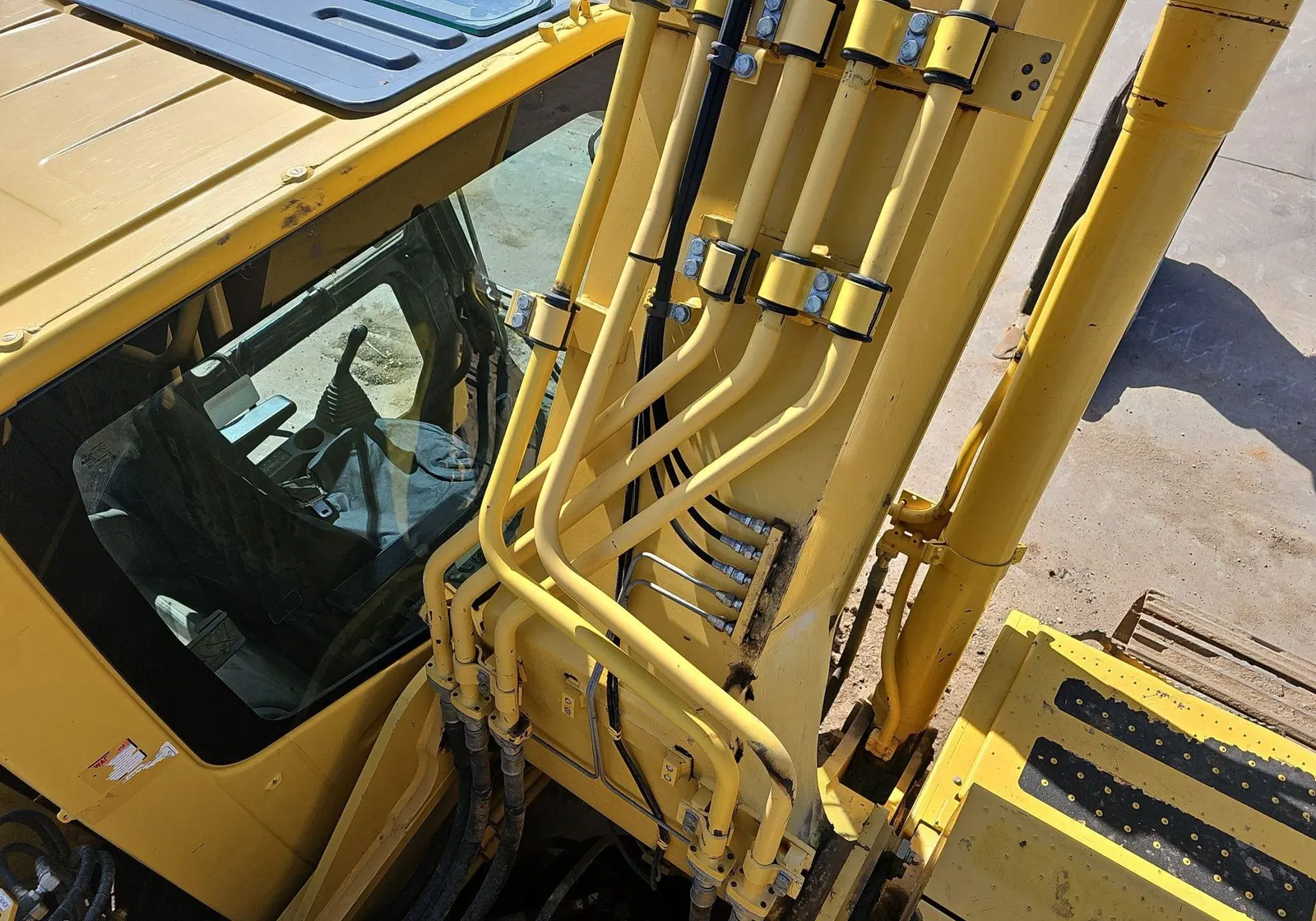 2017 Komatsu PC360LC-11