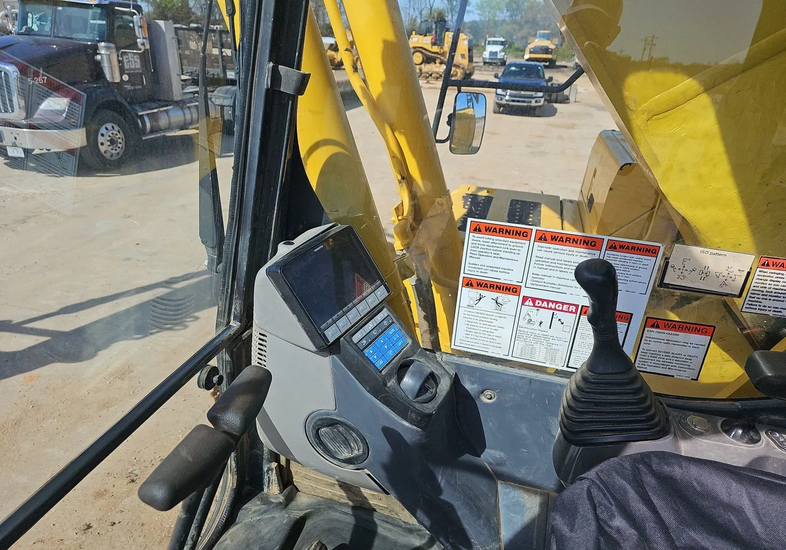 2017 Komatsu PC360LC-11