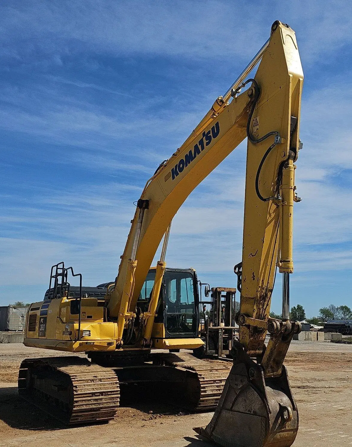 2017 Komatsu PC360LC-11