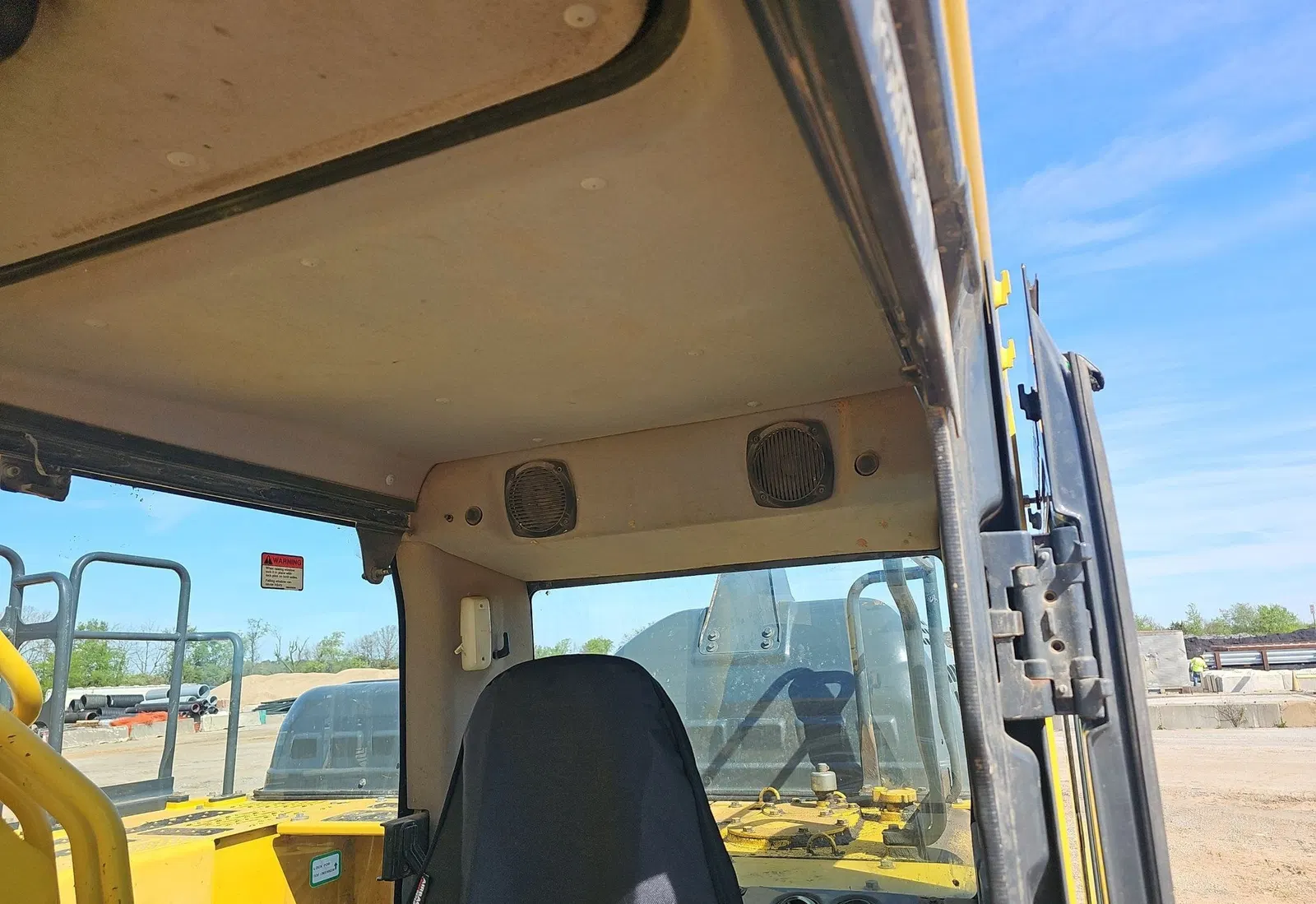 2017 Komatsu PC360LC-11
