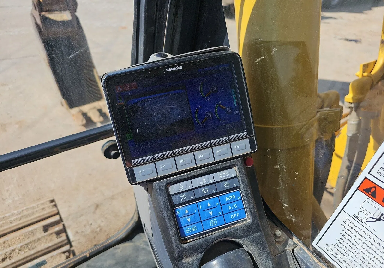 2017 Komatsu PC360LC-11