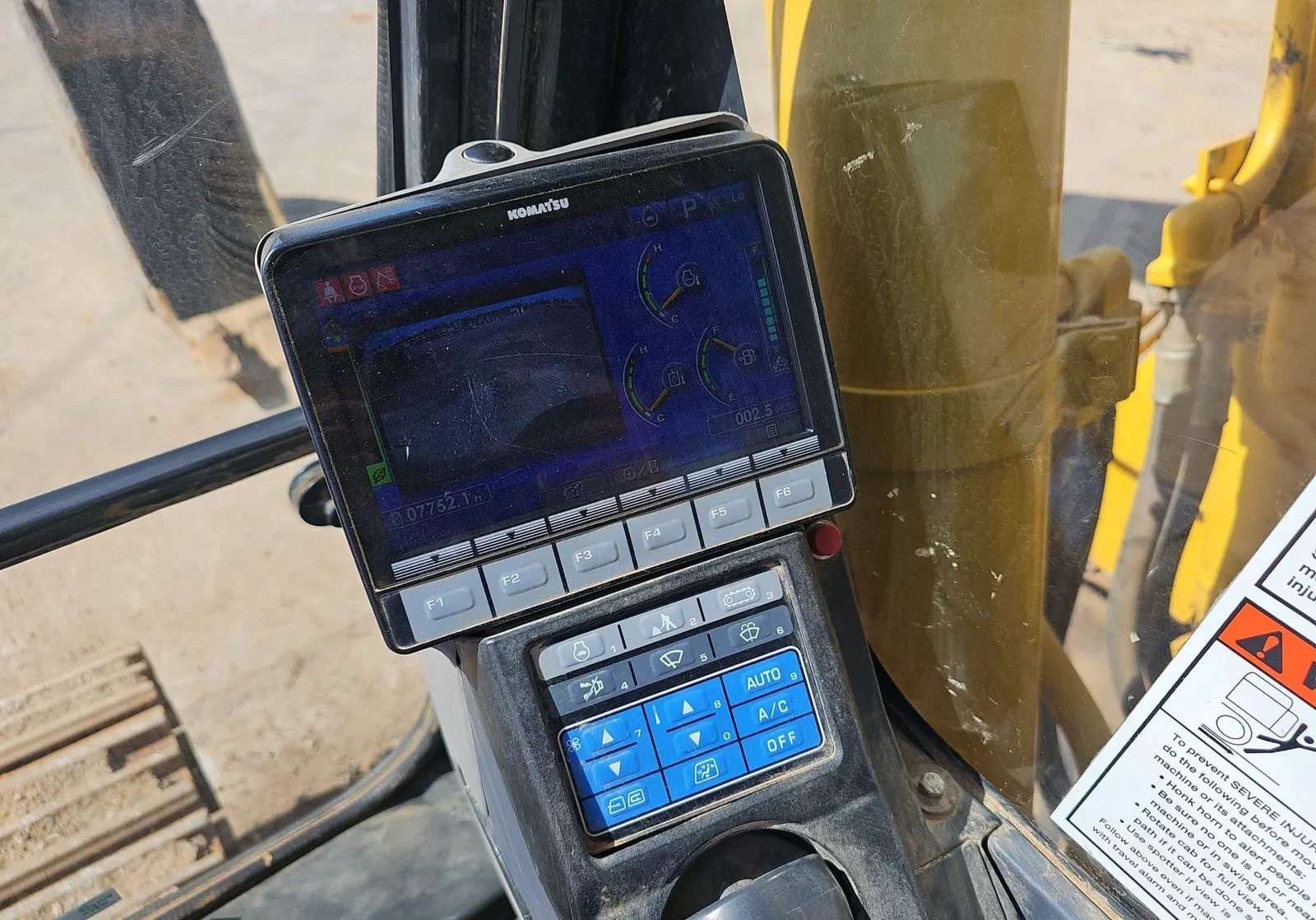 2017 Komatsu PC360LC-11