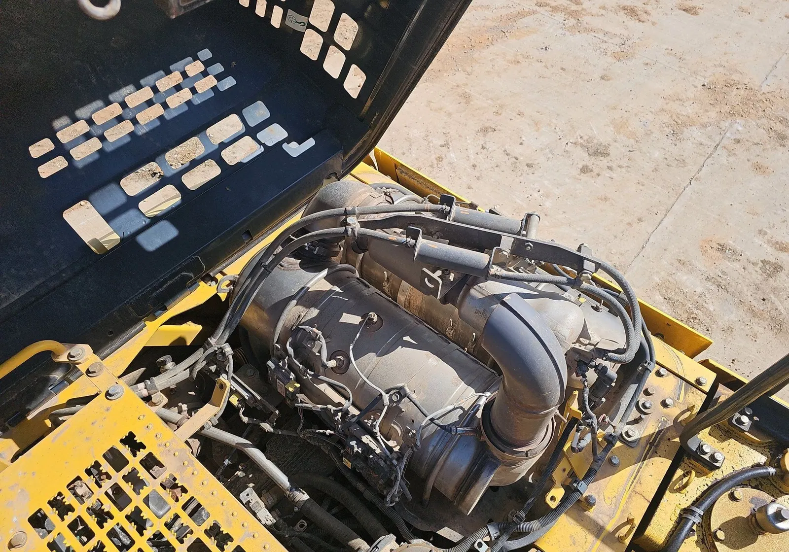 2017 Komatsu PC360LC-11