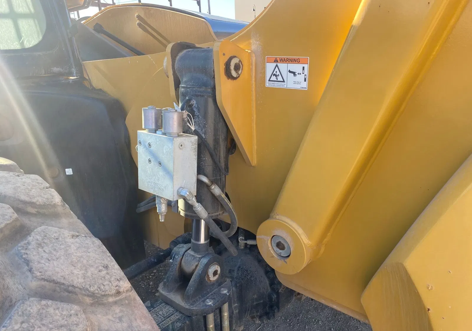 2017 Caterpillar TL1055D