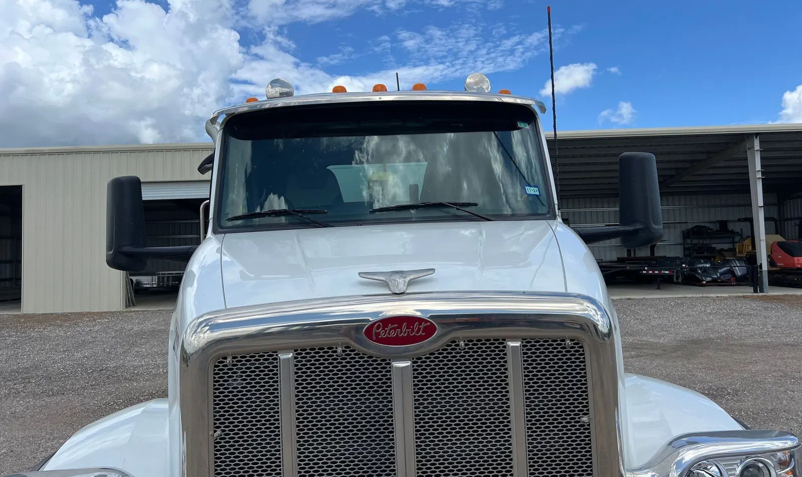 2023 Peterbilt 567