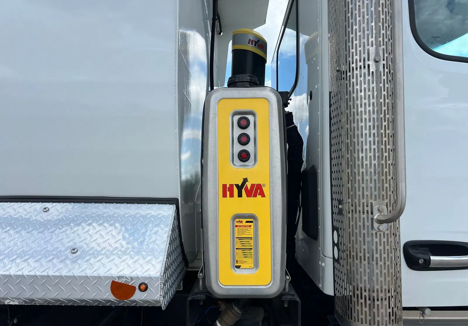2023 Peterbilt 567
