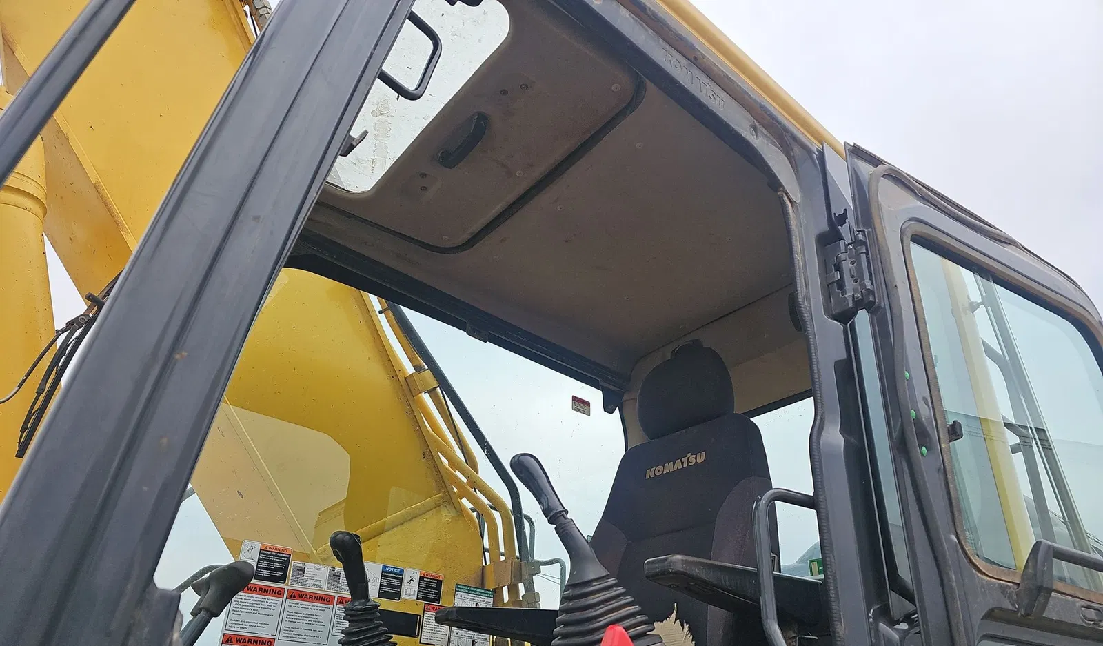 2018 Komatsu PC360LC-11