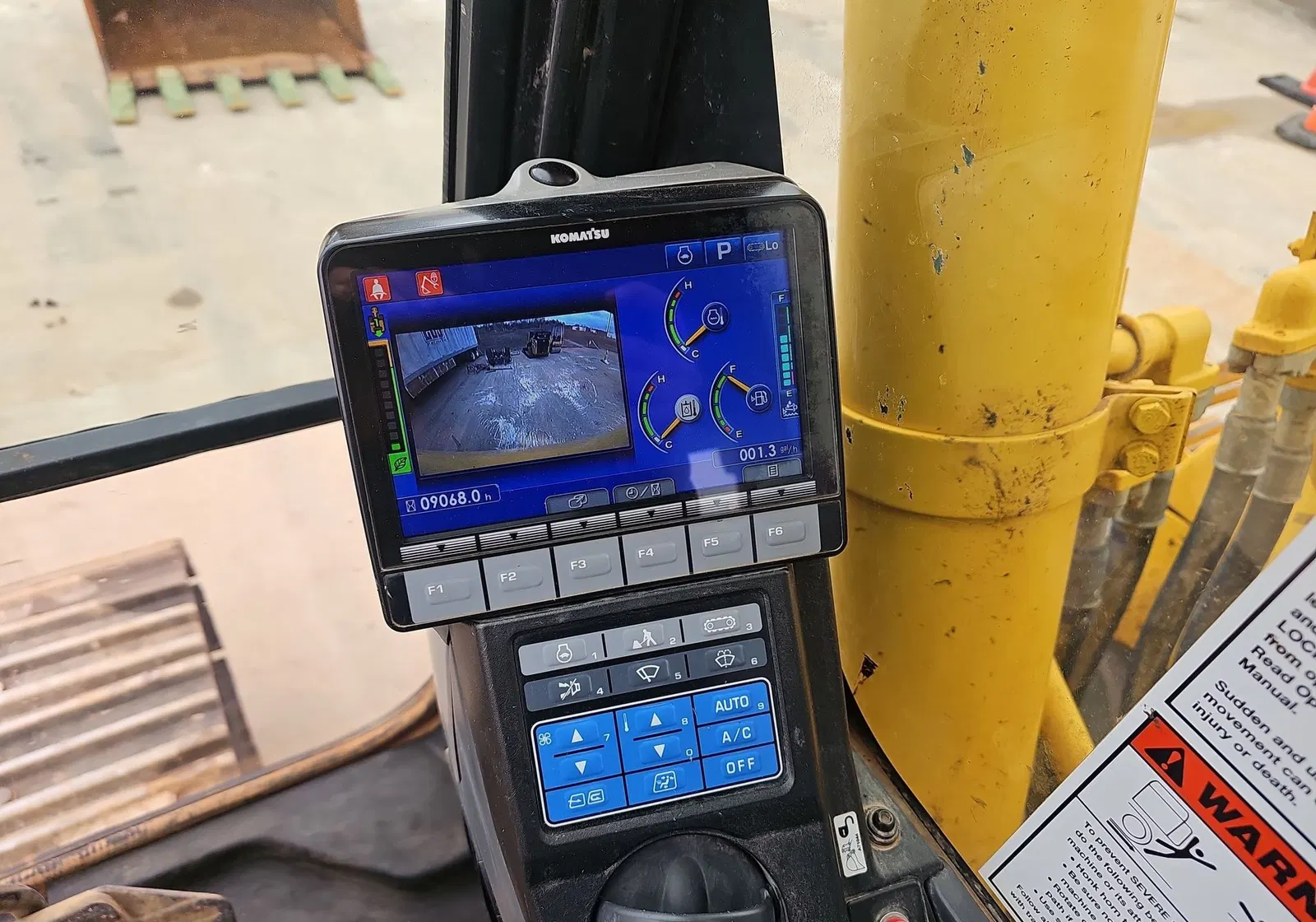 2018 Komatsu PC360LC-11