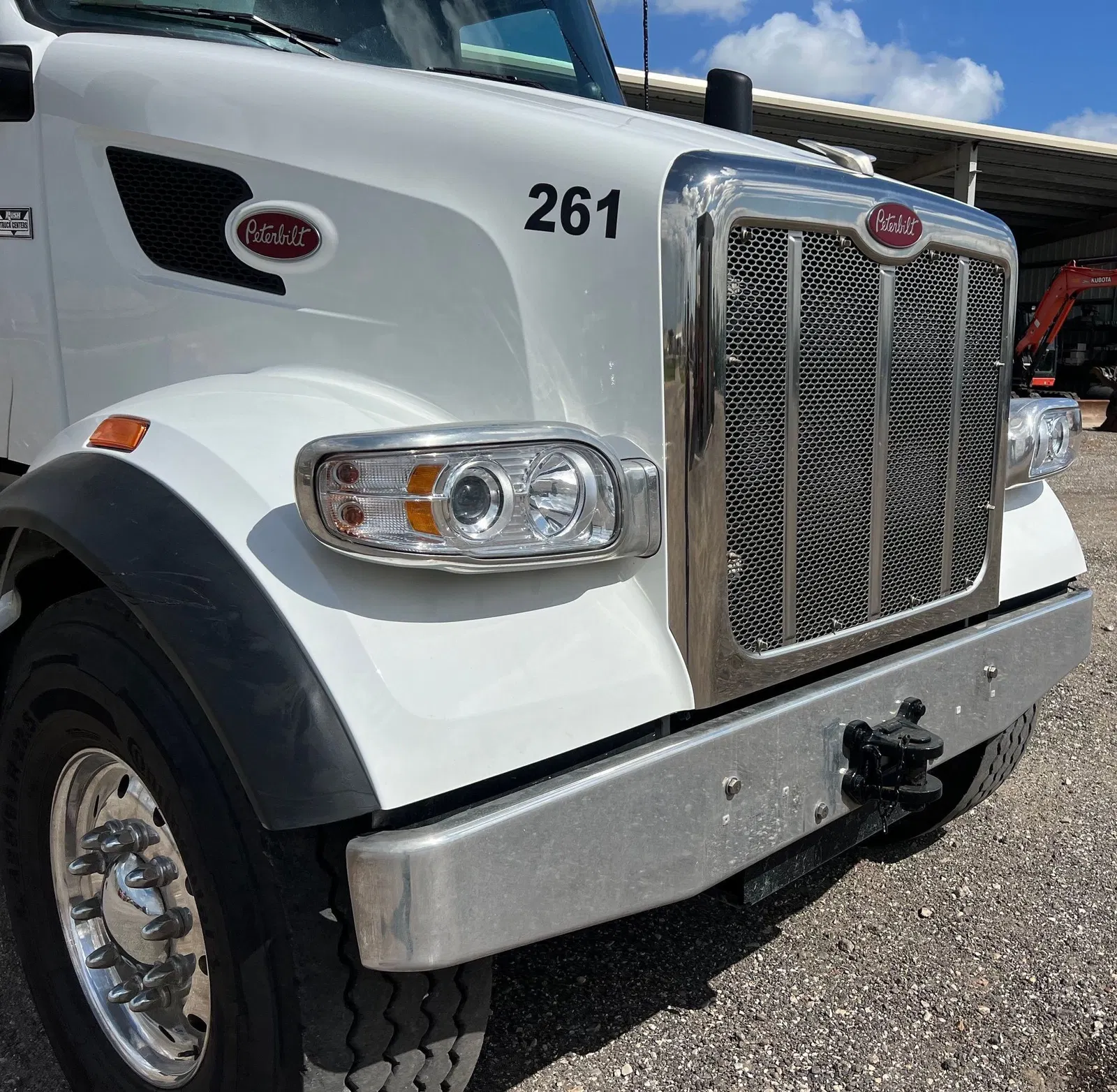 2023 Peterbilt 567