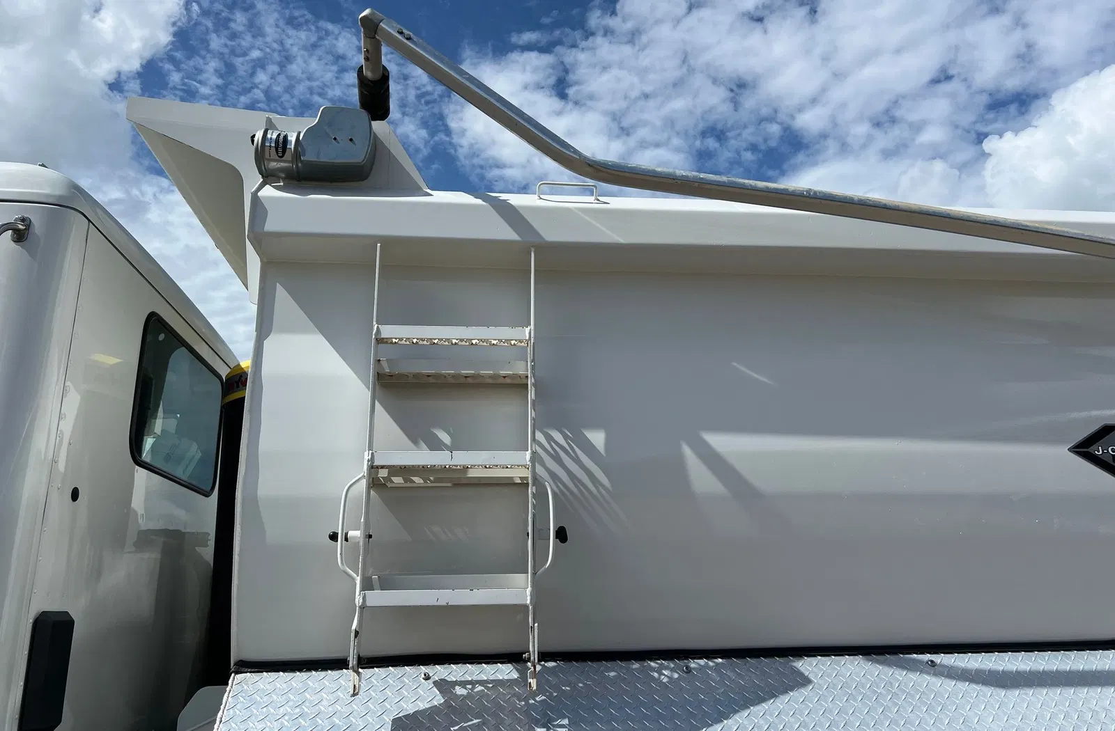2023 Peterbilt 567