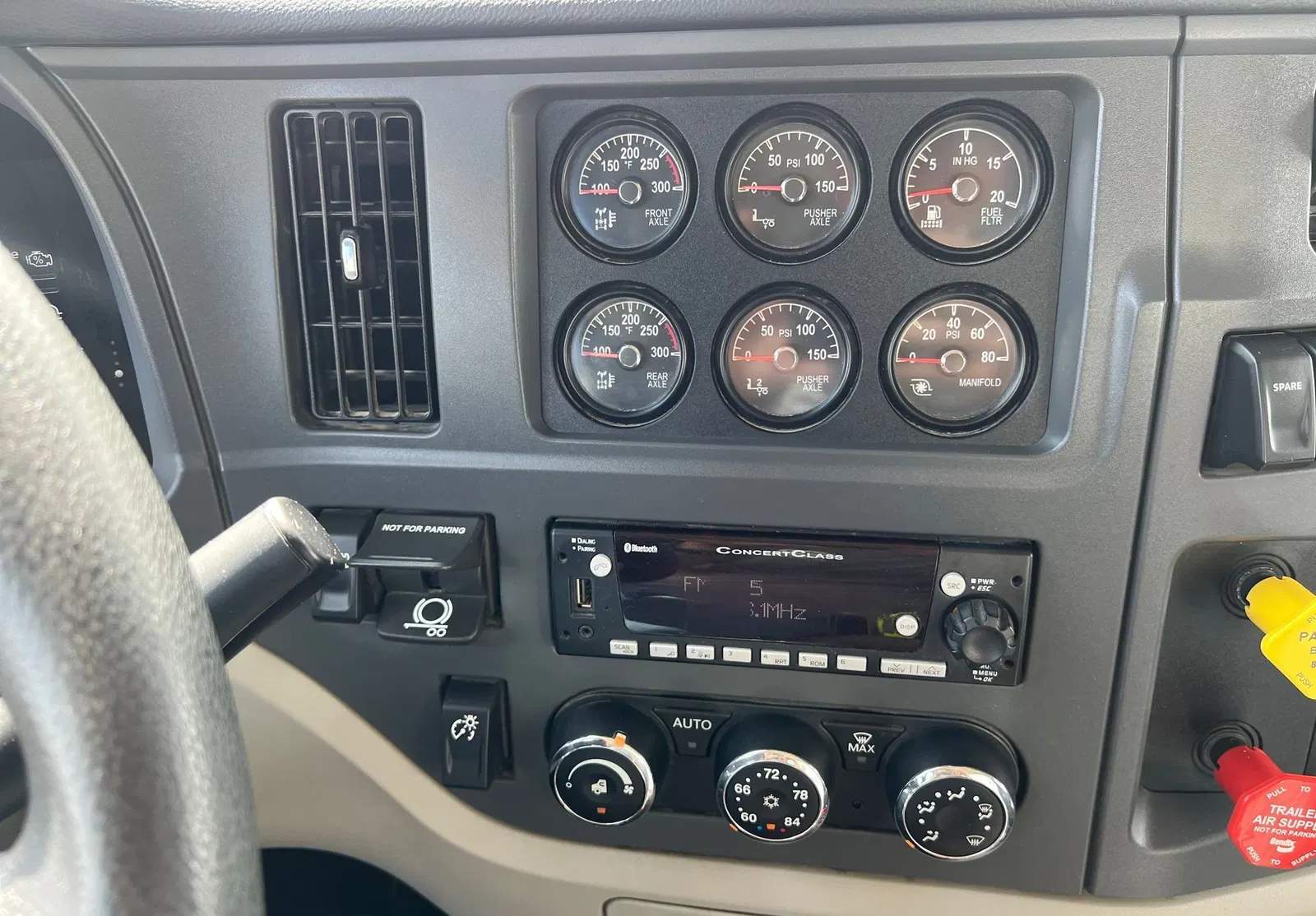 2023 Peterbilt 567