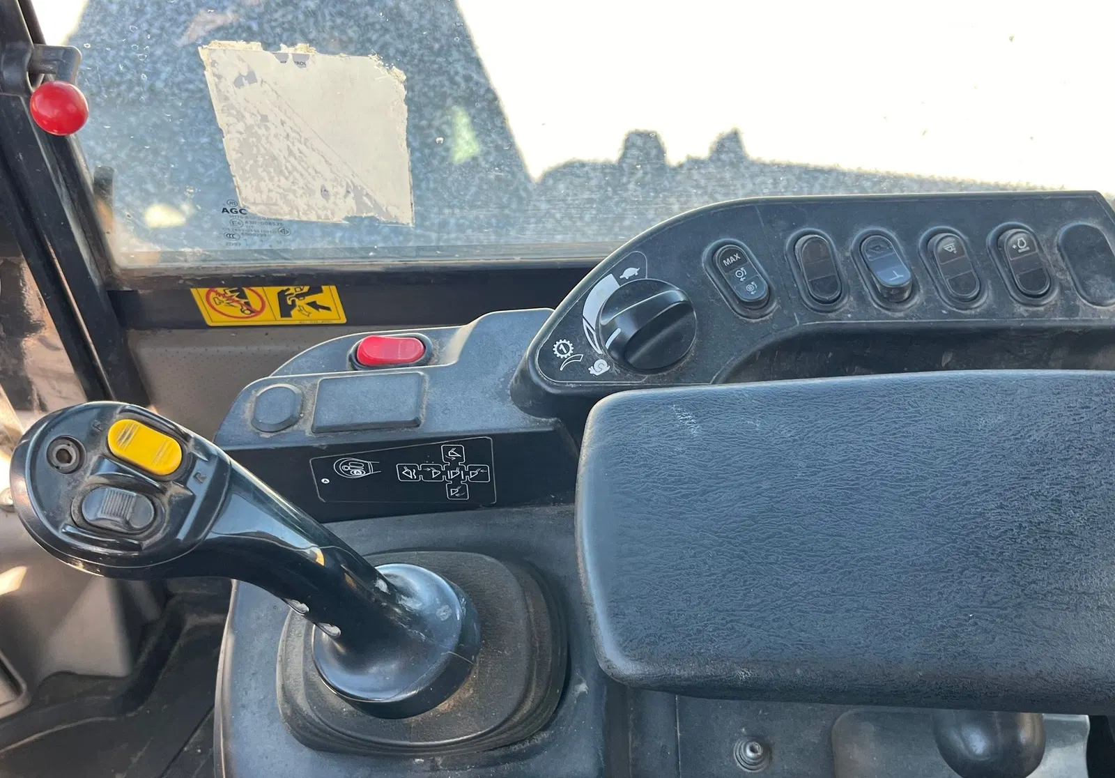2018 Komatsu WA320-8