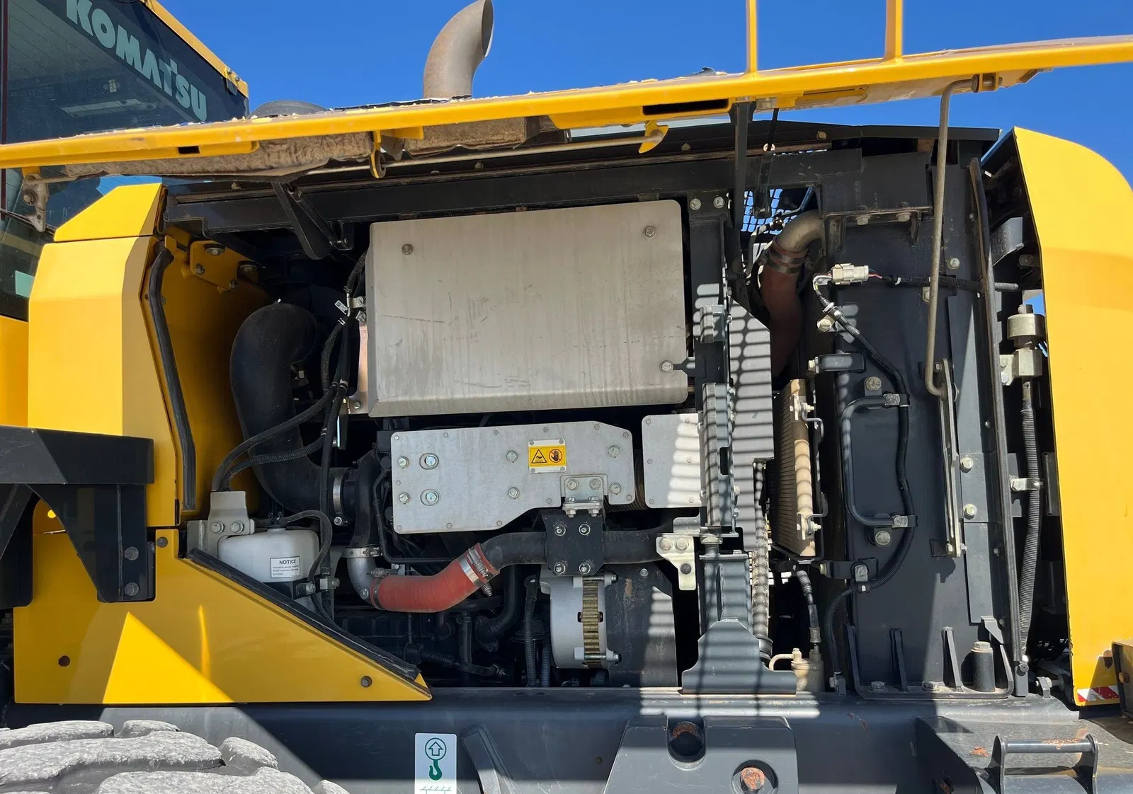 2018 Komatsu WA320-8