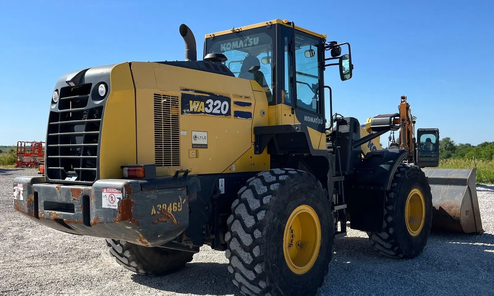 2018 Komatsu WA320-8