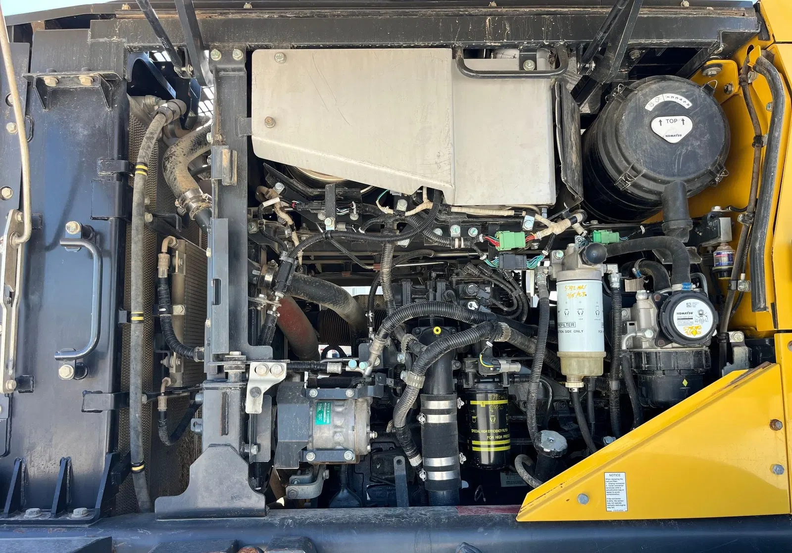 2018 Komatsu WA320-8