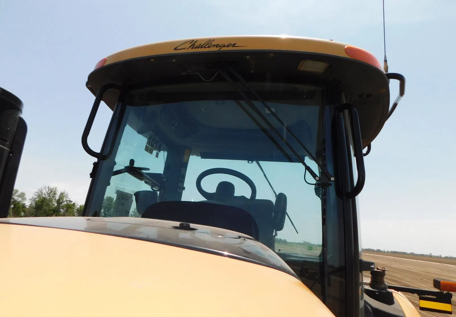 2014 Challenger MT845E