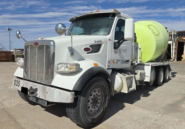 2017 Peterbilt 567