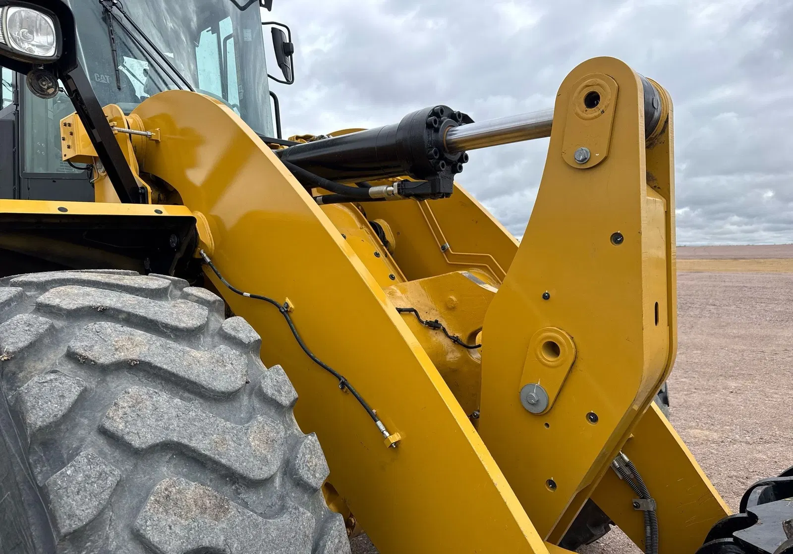 2023 Caterpillar 950M