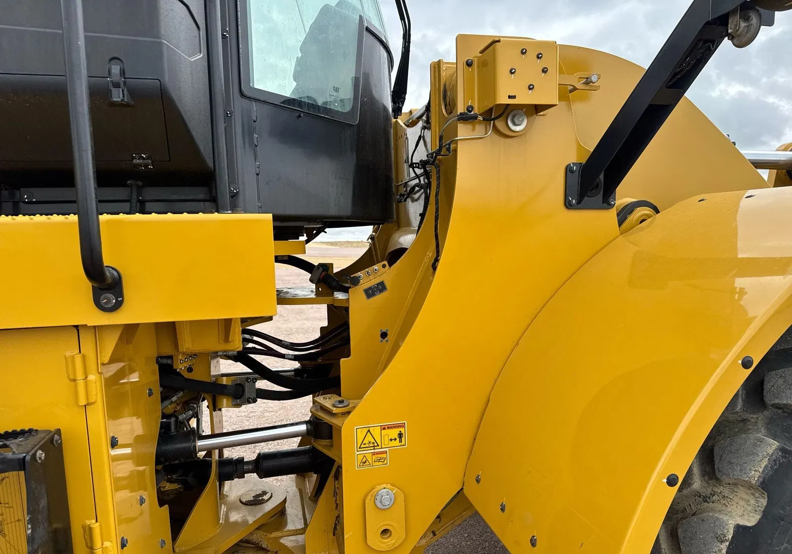 2023 Caterpillar 950M