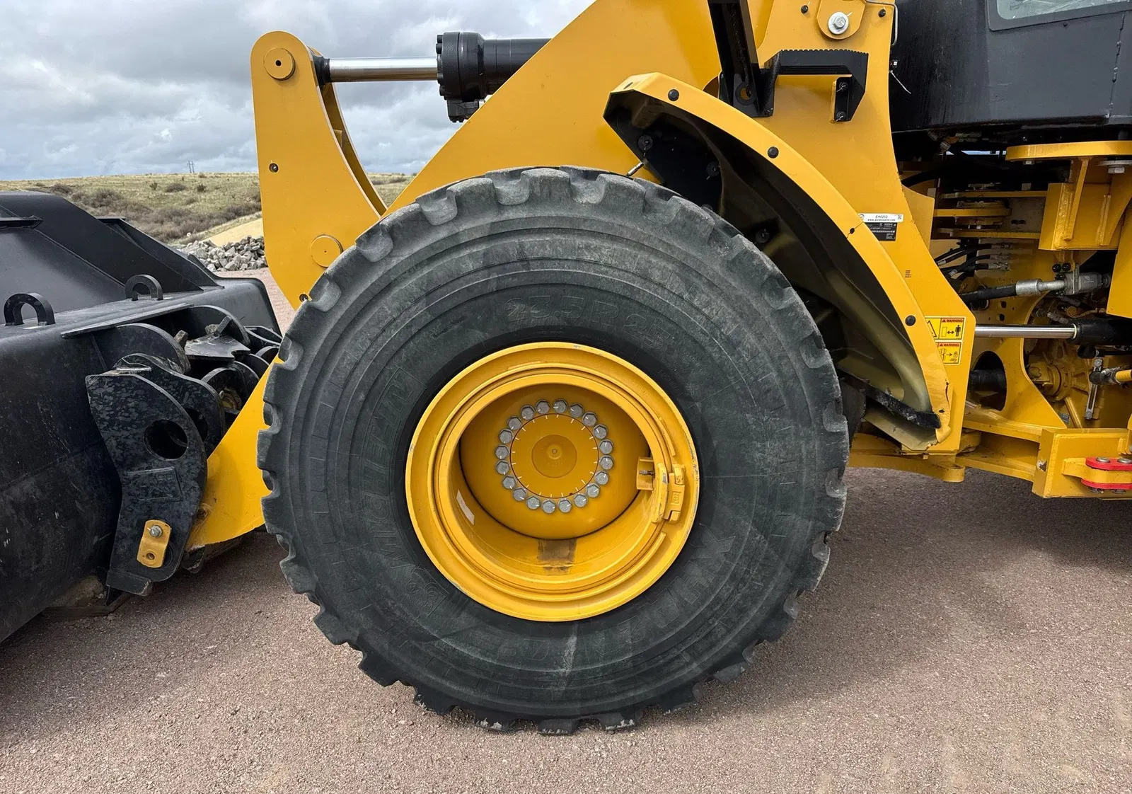 2023 Caterpillar 950M